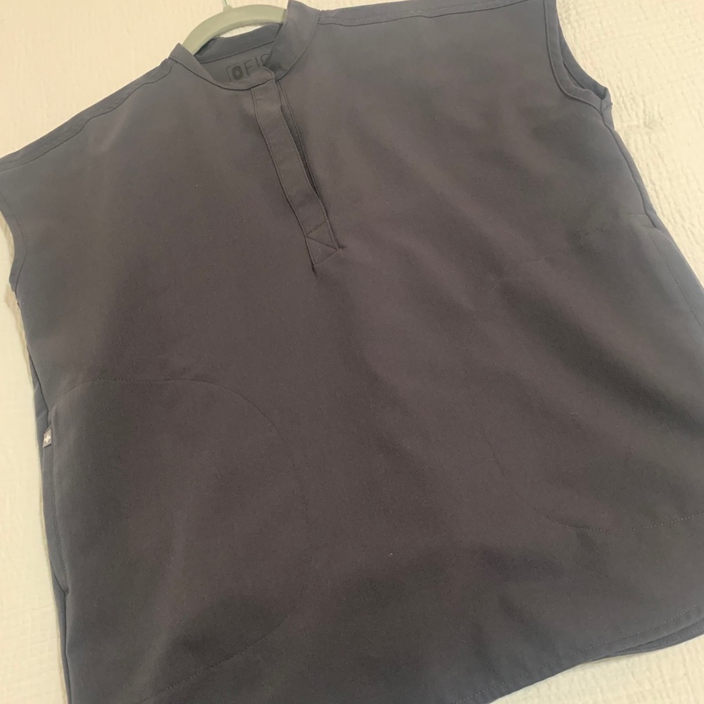 Figs charcoal Rafaela top